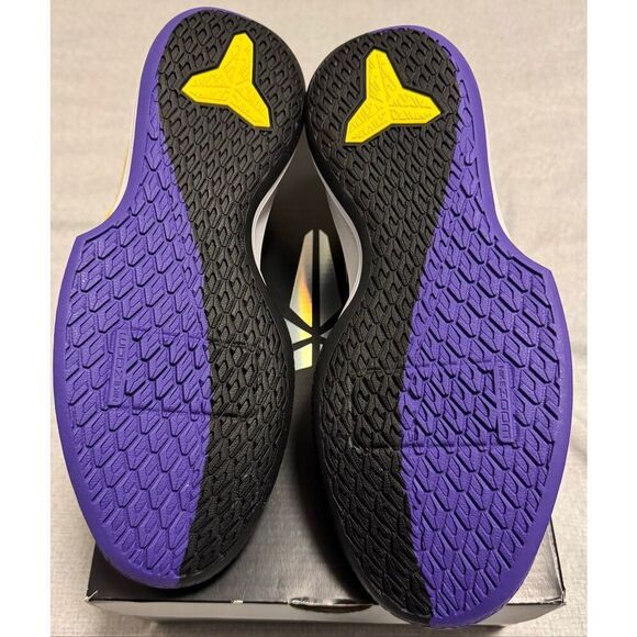 Athletic_Shoes